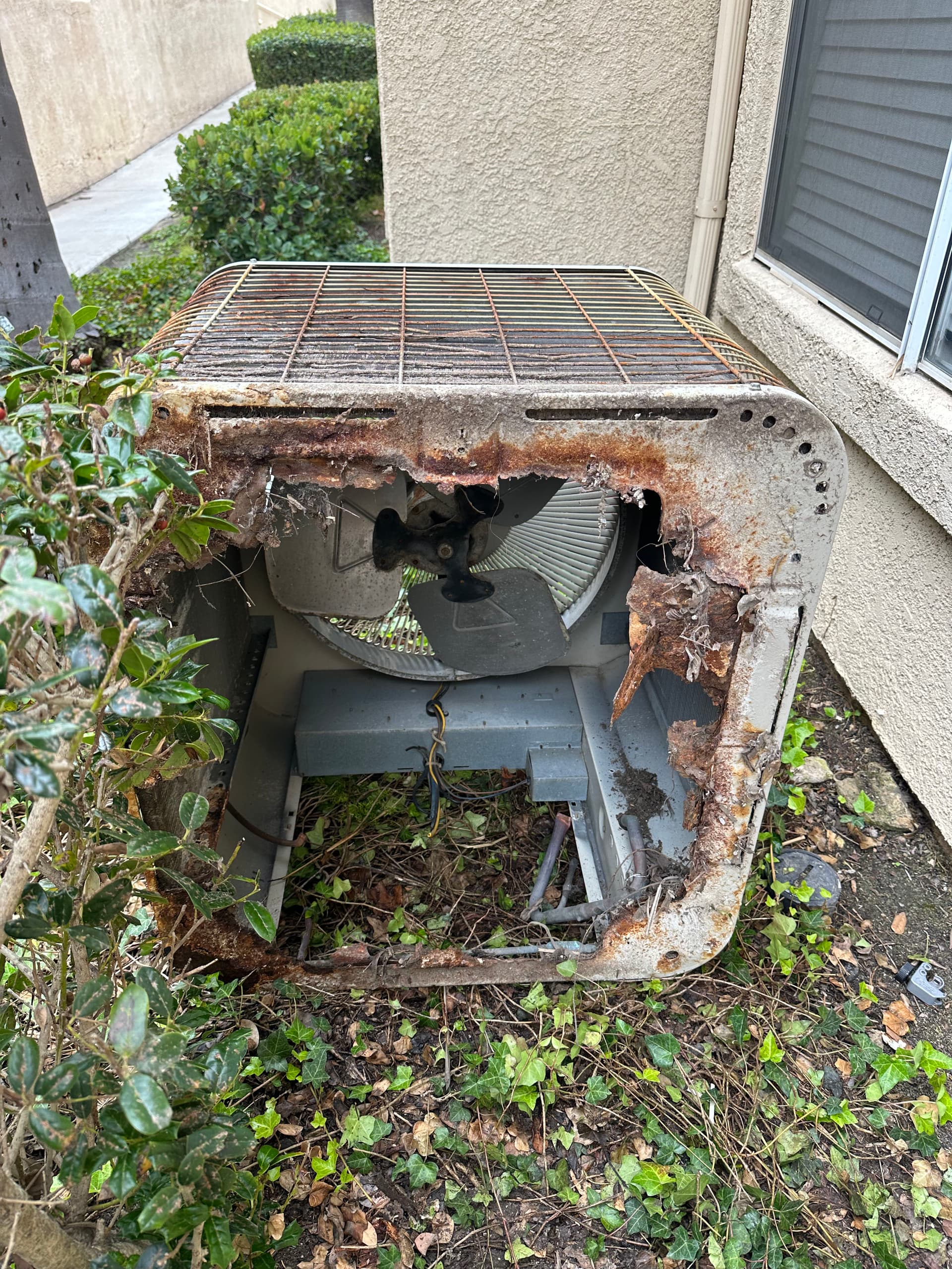 Gallery photos for Heat Pump Installation in Corona Replaces Worn-Out System: Image #3